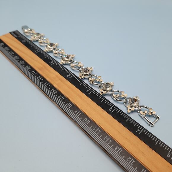 Vintage Creamy White Flower Bracelet, Clear Rhinestones, Mid-Century - Picture 9 of 10